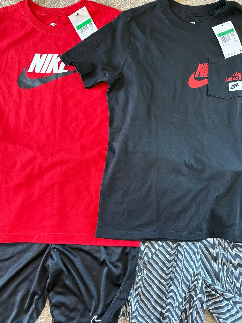 Nike Kids' Boys set lot bundle 2 tshirts shorts athletic sports size XL NWT